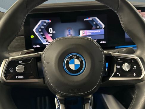 Used 2024 BMW i7 xDrive60 w/ Premium Package image 18