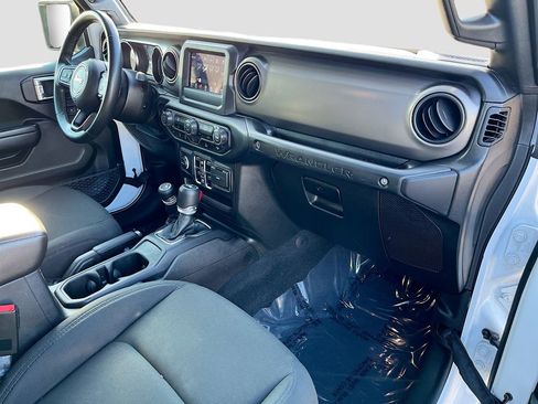 Used 2021 Jeep Wrangler Unlimited Sport AWD/4WD image 34