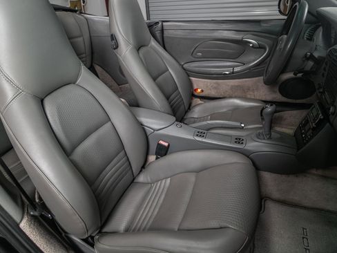 Used 2001 Porsche 911 Carrera image 8