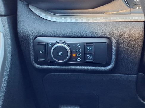 Used 2023 Ford Explorer XLT w/ Equipment Group 202A image 18