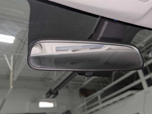 Used 2023 Hyundai Venue SE FWD image 29