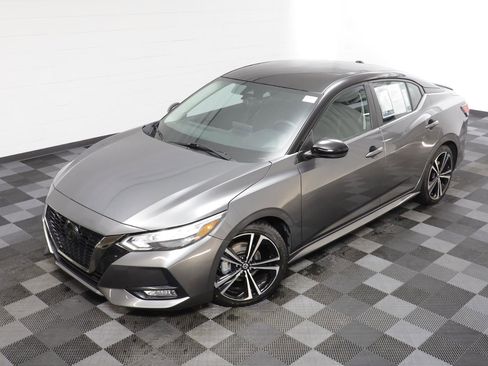 Used 2020 Nissan Sentra SR image 2