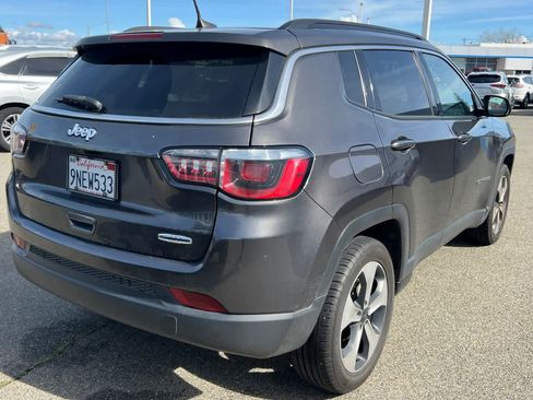 Used 2018 Jeep Compass Latitude w/ Popular Equipment Group image 2