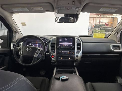 Used 2020 Nissan Titan SV w/ SV Convenience Package AWD/4WD image 18