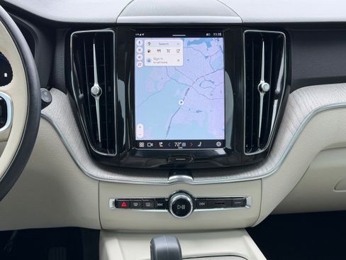 Certified 2023 Volvo XC60 B5 Plus w/ Climate Package image 15