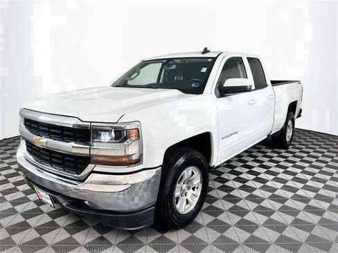 Used 2018 Chevrolet Silverado 1500 LT AWD/4WD image 3