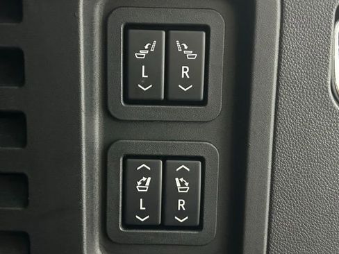 Used 2024 Chevrolet Traverse RS image 16