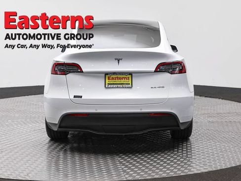 Used 2022 Tesla Model Y Long Range AWD/4WD image 6