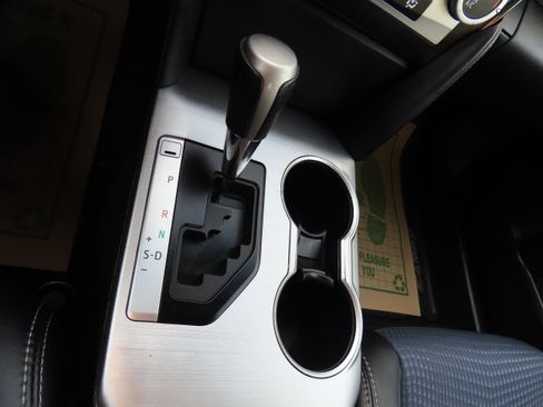 Used 2012 Toyota Camry SE image 27