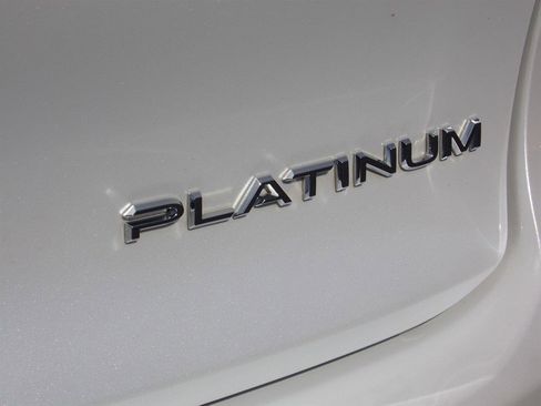 Used 2024 Toyota Crown Platinum image 59