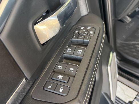 New 2026 RAM 3500 Laramie AWD/4WD image 12