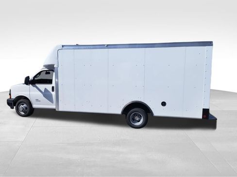New 2026 Chevrolet Express 4500 w/ Power Convenience Package RWD image 7