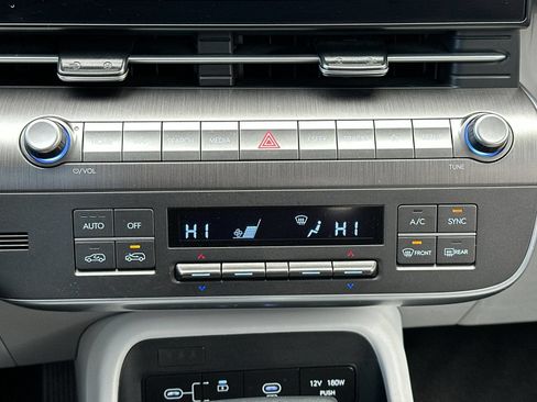 Certified 2025 Hyundai Kona SEL AWD/4WD image 22