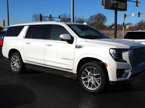 Used 2024 GMC Yukon XL Denali image 2