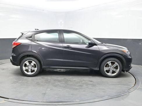 Used 2017 Honda HR-V LX image 8