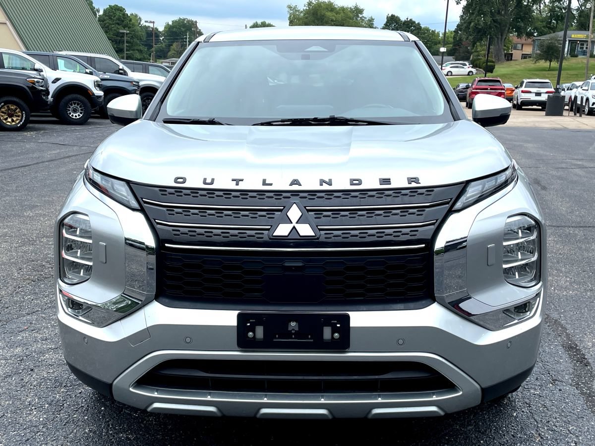 Used 2022 Mitsubishi Outlander SE AWD/4WD image 7