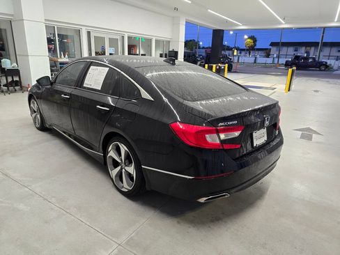 Used 2019 Honda Accord Touring image 4