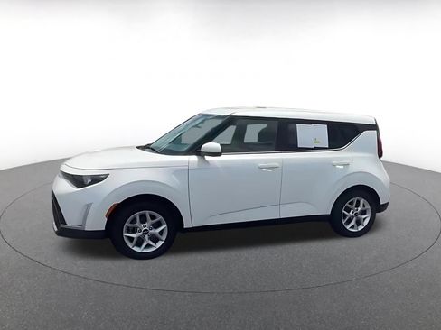 Used 2025 Kia Soul LX w/ LX Technology Package FWD image 7