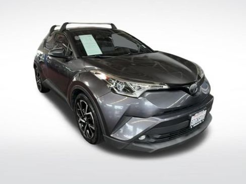 Used 2019 Toyota C-HR Limited FWD image 2