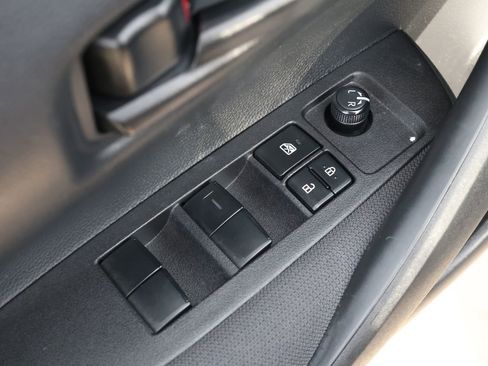 Used 2025 Toyota Corolla LE image 22