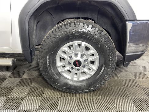 Used 2022 GMC Sierra 2500 SLE w/ SLE Convenience Package image 9