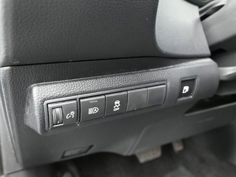 Used 2025 Toyota Corolla SE image 24