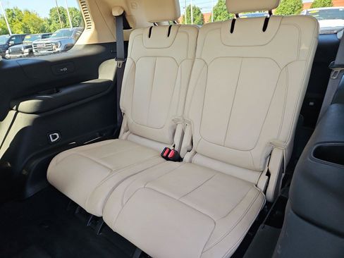 Used 2022 Jeep Grand Cherokee L Limited AWD/4WD image 14