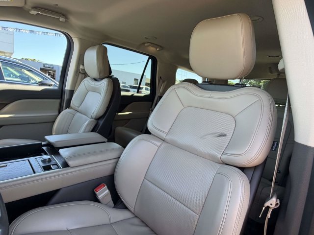 Certified 2022 Lincoln Navigator 4WD image 11