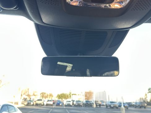 Used 2025 Mercedes-Benz GLE 450e 4MATIC image 27