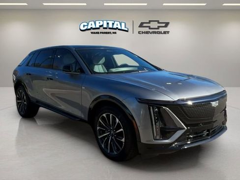 Used 2025 Cadillac Lyriq Sport image 7