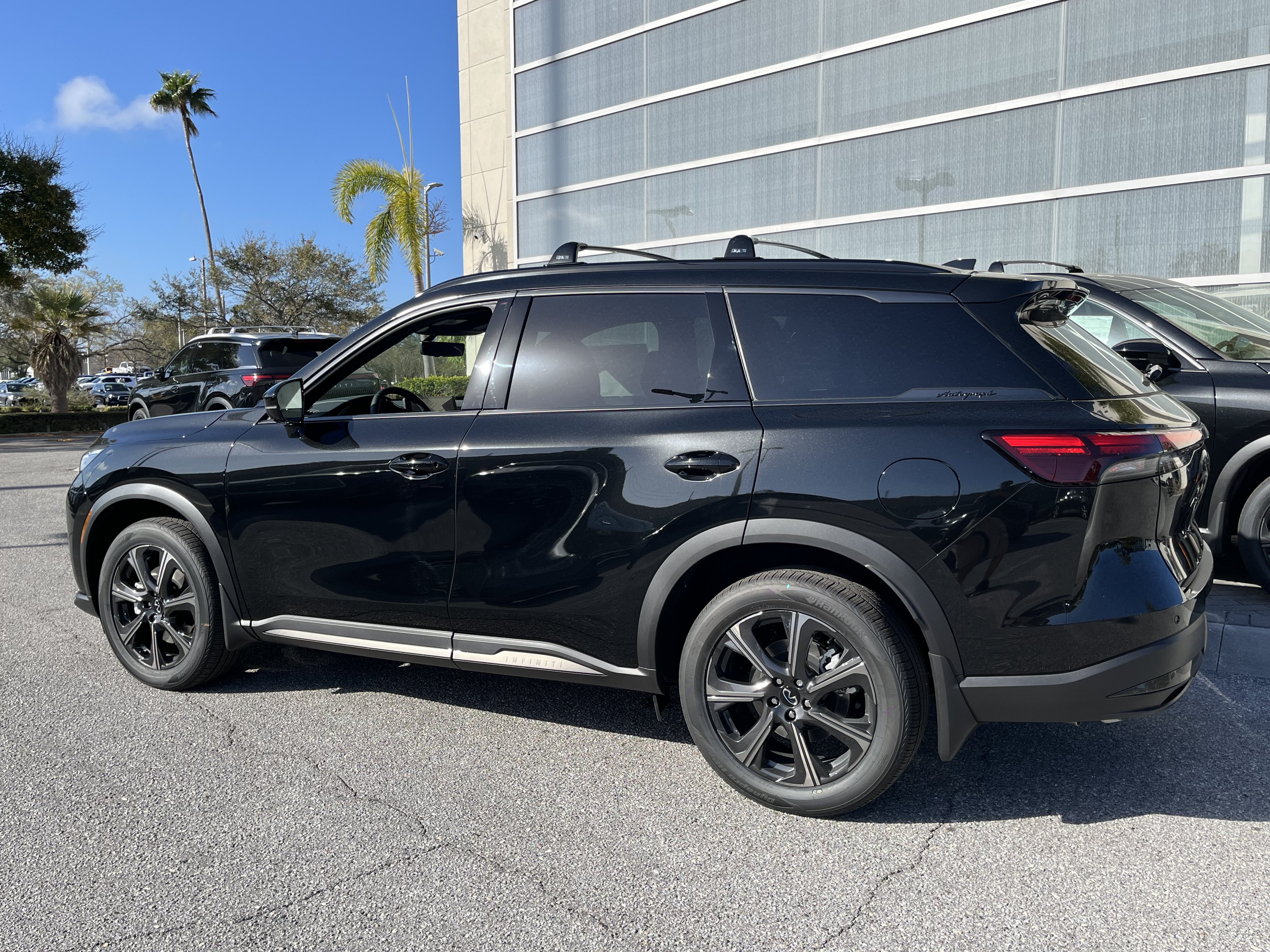 Used 2026 INFINITI QX60 Autograph w/ Dark Cargo Package AWD/4WD image 3