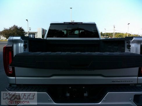 Used 2021 GMC Sierra 2500 Denali image 4