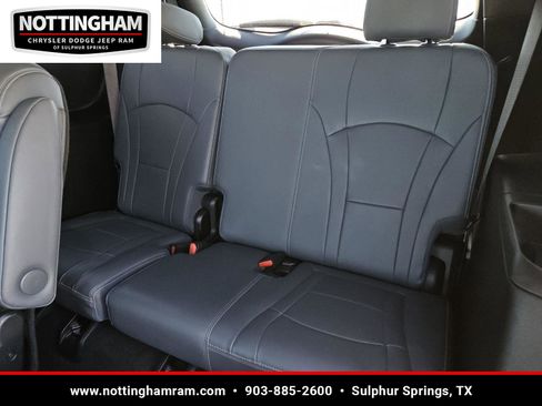 Used 2024 Buick Enclave Premium image 29