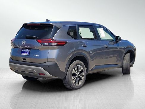 Used 2023 Nissan Rogue SV image 4