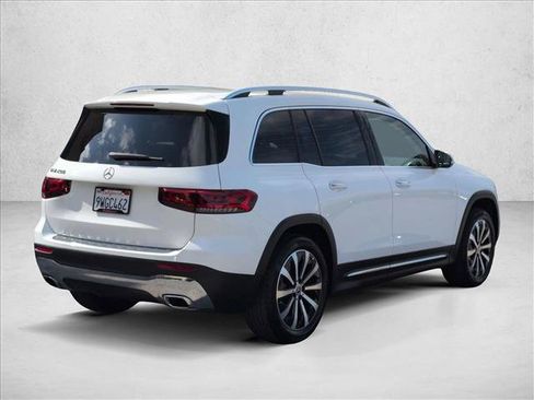 Used 2021 Mercedes-Benz GLB 250 w/ Premium Package image 5