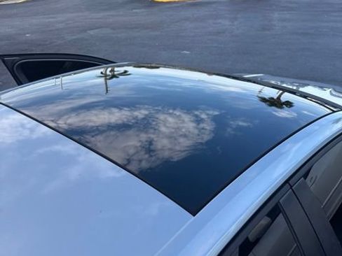 Used 2019 Volkswagen Jetta SE FWD image 4