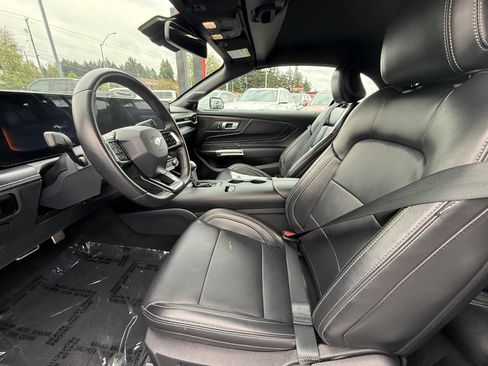 Used 2025 Ford Mustang Premium RWD image 5