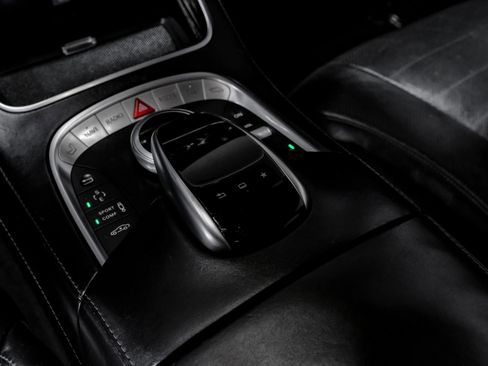 Used 2015 Mercedes-Benz S 550 Sedan w/ Sport Package w/ Sport Package image 31