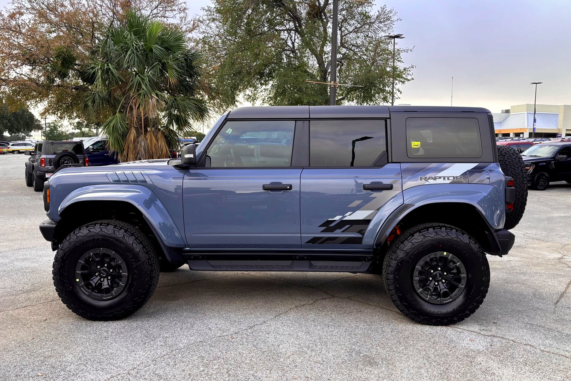 New 2025 Ford Bronco Raptor w/ Interior Carbon Fiber Pack AWD/4WD image 5