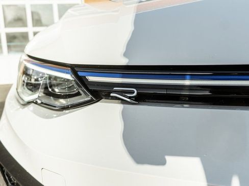 Used 2024 Volkswagen Golf R image 39