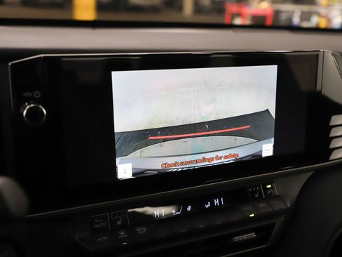 Used 2025 Toyota Camry SE w/ Multimedia Upgrade Package image 20