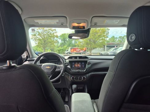Used 2022 Chevrolet TrailBlazer LT w/ Convenience Package image 12