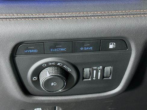 Used 2024 Jeep Grand Cherokee Summit AWD/4WD image 17