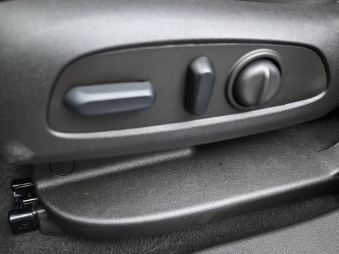 Certified 2023 GMC Acadia SLT image 11