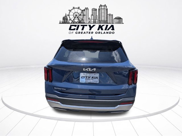 Used 2025 Kia Sorento EX w/ Panoramic Sunroof Package FWD image 4
