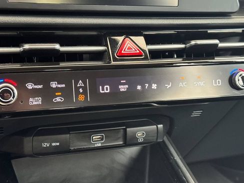 Used 2024 Kia Niro LX FWD image 21