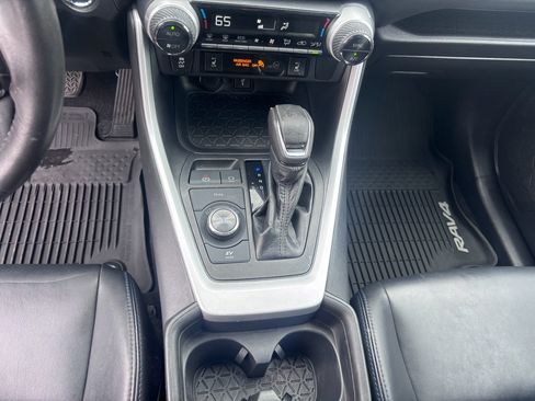 Used 2020 Toyota RAV4 XSE image 22