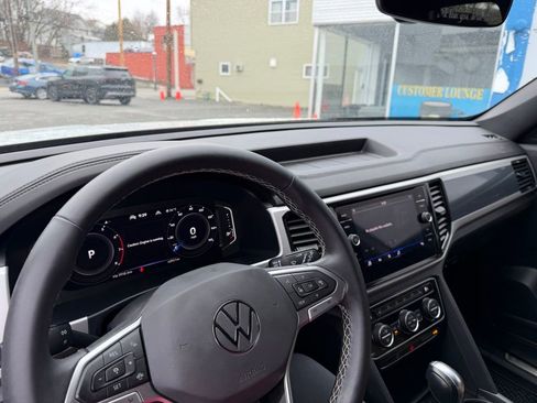 Used 2023 Volkswagen Atlas Cross Sport SE image 21