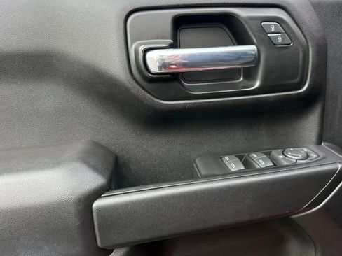 Used 2022 Chevrolet Silverado 1500 Custom image 10