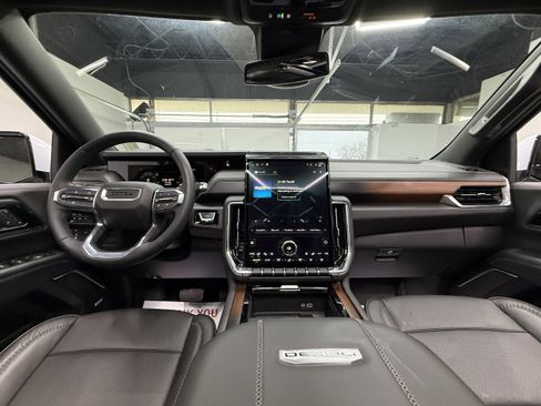 Used 2026 GMC Yukon Denali w/ Denali Reserve Package image 15